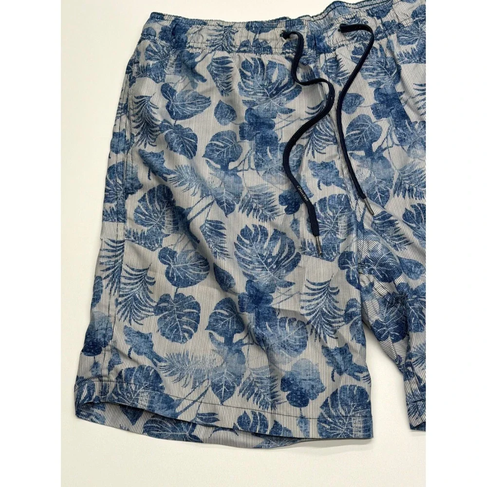 Calvin Klein Mens Blue‎ Tropical Leaf Pinstripe Swim Trunks Size Small RN54163
